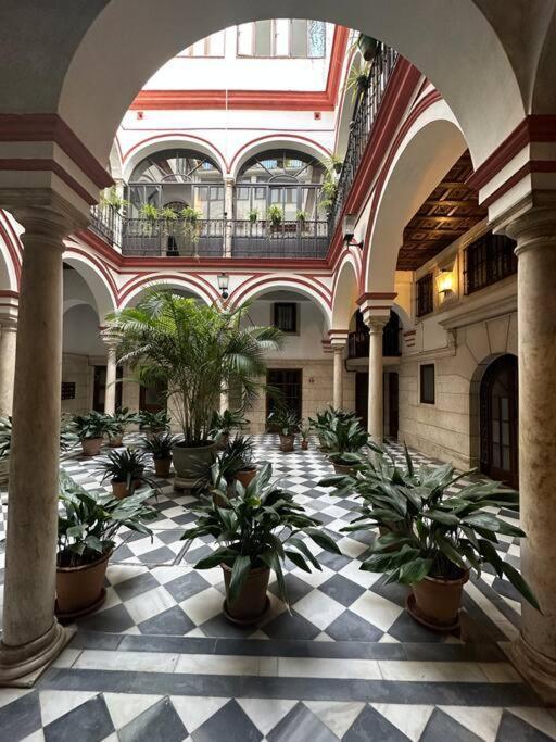 Apartamento Patio Sevillano Frente Catedral Exteriér fotografie
